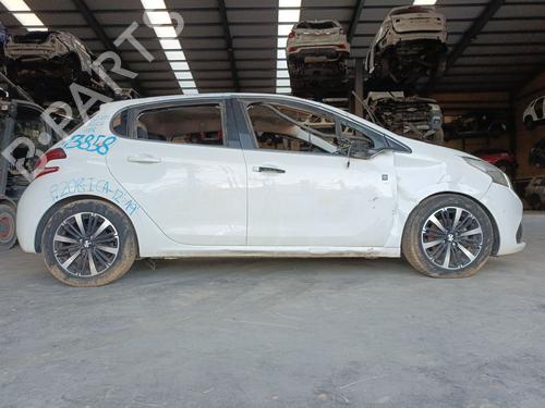 Brugte PEUGEOT 208 I (CA_, CC_) 1.2 VTI 82 (82 hp) 3474317