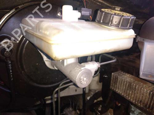 Used Brake master cylinder RENAULT MASTER III Van (FV) 2.3 dCi 150 FWD (FV0F, FV03, FV09) (150 hp) 4833976