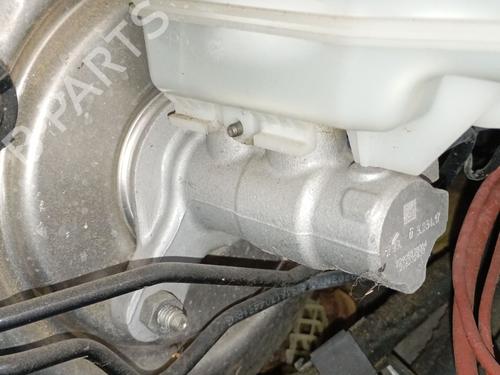 brake-master-cylinder-bmw-2-active-tourer-f45-2013-2014-2015-2016-2017-2018-2019-2020-2021-40037518 main image
