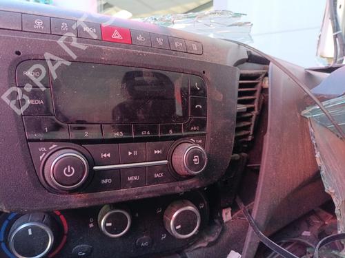 Used Radio Radio 37601564 37601564