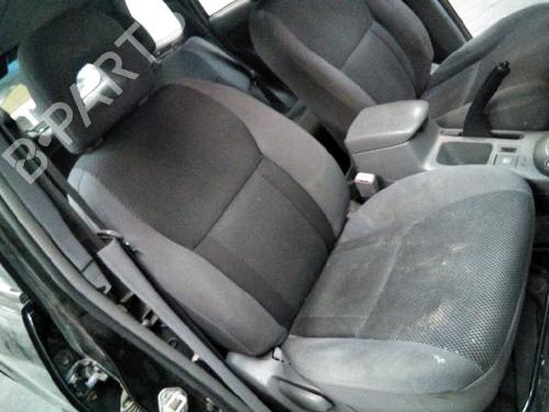 Caja reles / fusibles TOYOTA RAV 4 II (_A2_)  | BP6122973E1 