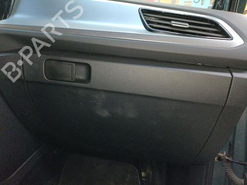 Used Glove box VW T-ROC (A11, D11) 1.5 TSI (150 hp) 32977402