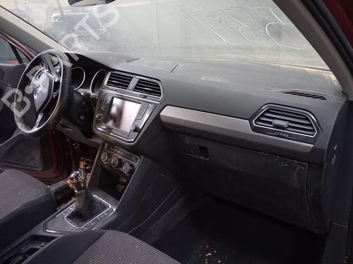 Instrumentbord VW TIGUAN (AD1, AX1) 1.4 TSI (125 hp) 31340631