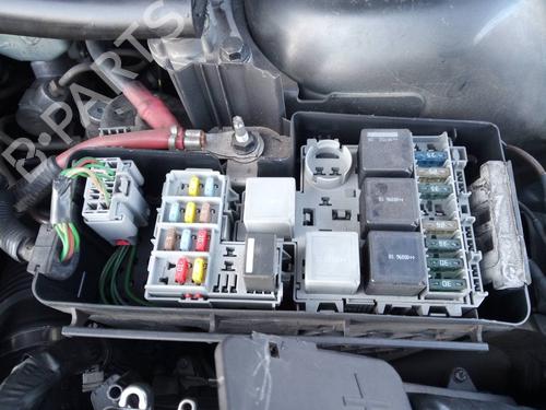 Used Fuse box VOLVO S60 I (384) D5 (185 hp) 24681252