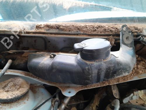Used Windscreen washer tank RENAULT KANGOO Express (FW0/1_) 1.5 dCi 95 (FW16) (95 hp) 28071666