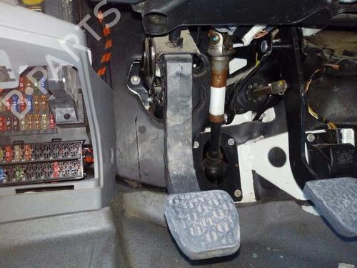 Used Clutch pedal VW CRAFTER 30-50 Van (2E_) 2.5 TDI (109 hp) 8787451