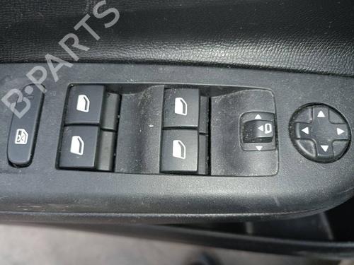 Used Left front window switch OPEL CORSA F (P2JO) [2019-2025]  28098436