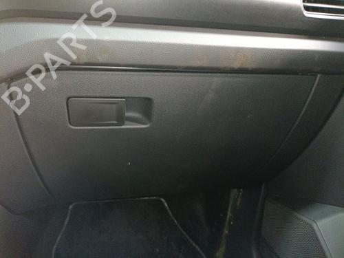 glove-box-vw-t-cross-c11-d31-2018-32468482 main image