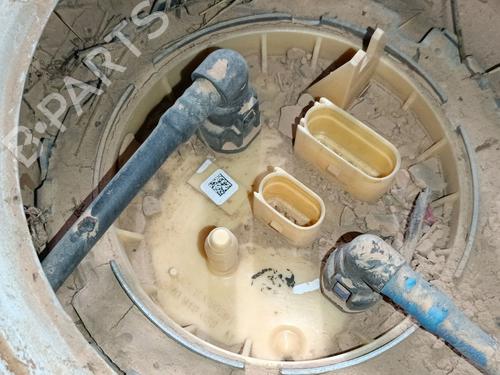 Used Fuel pump AUDI Q3 (8UB, 8UG) 2.0 TDI quattro (150 hp) 27270383