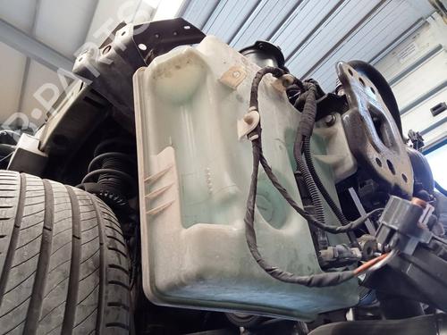Used Windscreen washer tank VW GOLF VI (5K1) [2008-2014]  19500208