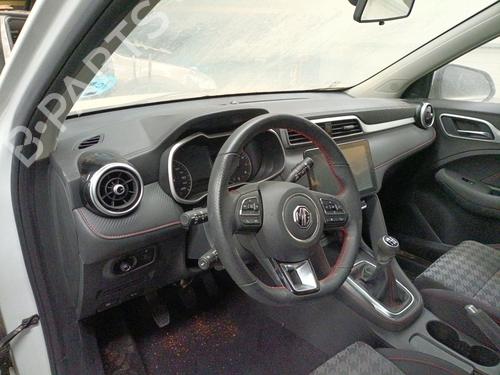 Tableau de bord MG MG ZS SUV (AZS1) 1.5 VTi (114 hp) 31073274