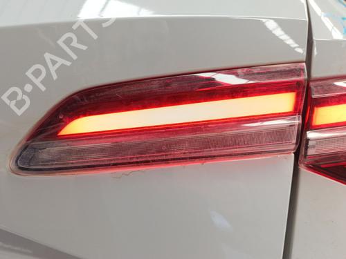 Højre baglygte bagklap SKODA KAROQ (NU7, ND7) 2.0 TDI 4x4 (150 hp) 28724349