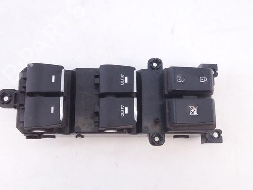 Used Left front window switch HYUNDAI TUCSON (TL, TLE) 1.6 CRDi hybrid 48V (136 hp) 25739563