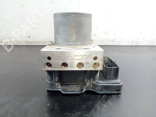 Used ABS pump TOYOTA AURIS (_E18_) 1.4 D-4D (NDE180_, NDE180R) (90 hp) 5786206