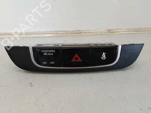 Used Warning switch HYUNDAI ix35 (LM, EL, ELH) 2.0 CRDi 4WD (136 hp) 6161863
