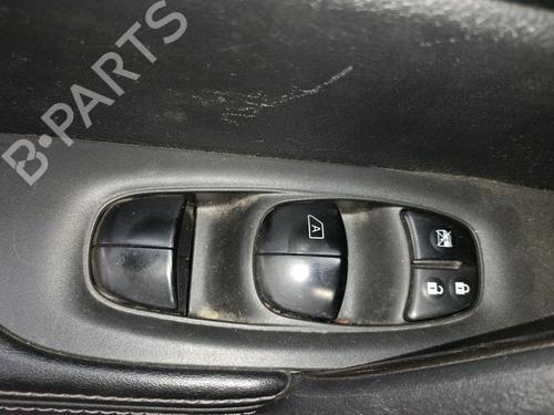 Used Left front window switch Left front window switch 39588145 39588145