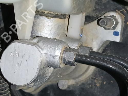 Used Brake master cylinder PEUGEOT 208 I (CA_, CC_) [2012-2021]  31172892