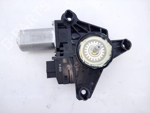 Rudehejsemotor bagstkærm højre MERCEDES-BENZ C-CLASS (W205) [2013-2023]  13311413
