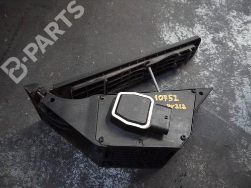 Used Pedal Pedal MERCEDES-BENZ E-CLASS (W212) E 220 CDI / BlueTEC (212.001, 212.002) (170 hp) 11144736 11144736