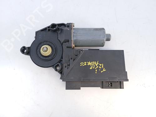 Moteur de lève-vitre arrière gauche VW TOUAREG (7LA, 7L6, 7L7) [2002-2013]  25735696