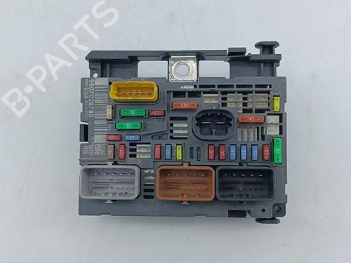 Used Fuse box CITROËN BERLINGO Box Body/MPV (B9) 1.6 HDi / BlueHDi 75 (75 hp) 26001065