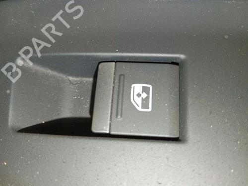 Højre bagtil elrude kontakt Højre bagtil elrude kontakt AUDI Q3 Sportback (F3N) 45 TFSI e (245 hp) 37537073 37537073