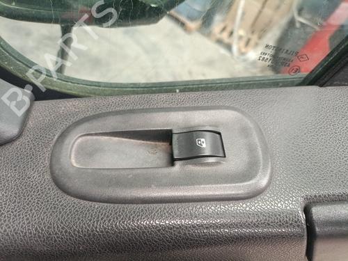 Used Right front window switch Right front window switch RENAULT MASTER III Platform/Chassis (EV, HV, UV) 2.3 dCi 125 FWD (EV0C, EV0D, EV0J, HV0C, HV0D, HV0H,... (125 hp) 36775795 36775795