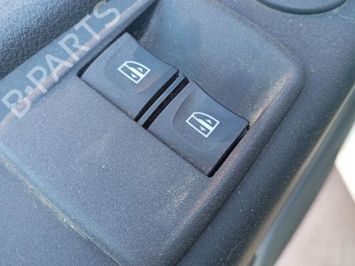 Used Left front window switch OPEL VIVARO B Bus (X82) 1.6 CDTI (06) (90 hp) 28000960