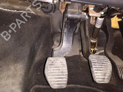 Used Clutch pedal PEUGEOT 208 I (CA_, CC_) 1.4 HDi (68 hp) 8786893