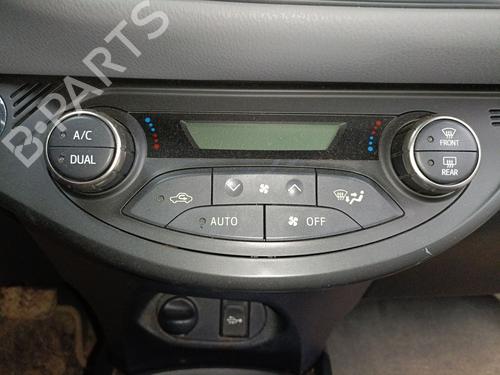 Used Climate control Climate control TOYOTA YARIS (_P13_) 1.5 Hybrid (NHP130_, NHP130) (101 hp) 24682682 24682682