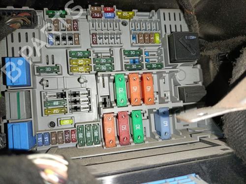 fuse-box-bmw-1-e87-2003-2004-2005-2006-2007-2008-2009-2010-2011-2012-2013-38873081 main image