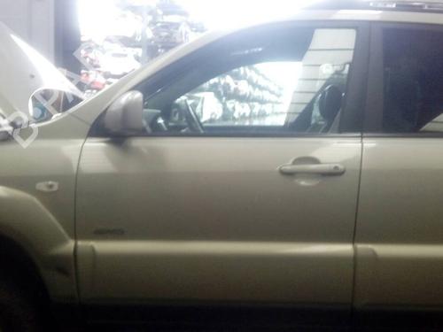 Used Left front door KIA SPORTAGE II (JE_, KM_) 2.7 V6 4WD (175 hp) 18143962