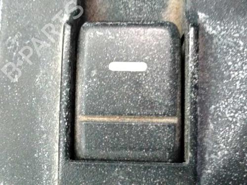 Used Left rear window switch LAND ROVER DISCOVERY III (L319) 2.7 TD 4x4 (190 hp) 6257439