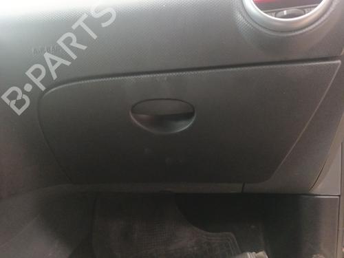 glove-box-seat-leon-1p1-2005-2006-2007-2008-2009-2010-2011-2012-2013-38533931 main image