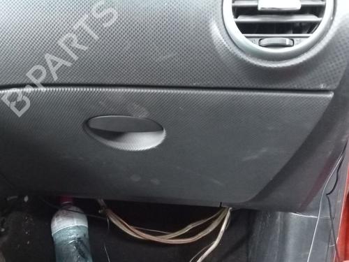 glove-box-seat-leon-1p1-2005-2006-2007-2008-2009-2010-2011-2012-2013-38533930 main image