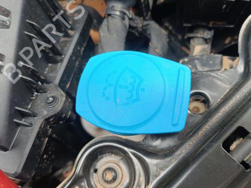Used Windscreen washer tank Windscreen washer tank VW POLO VI (AW1, BZ1, AE1) 1.0 TSI (95 hp) 33337826 33337826