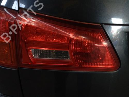 Feu de coffre gauche LEXUS IS II (_E2_) 220d (ALE20) (177 hp) 31955894