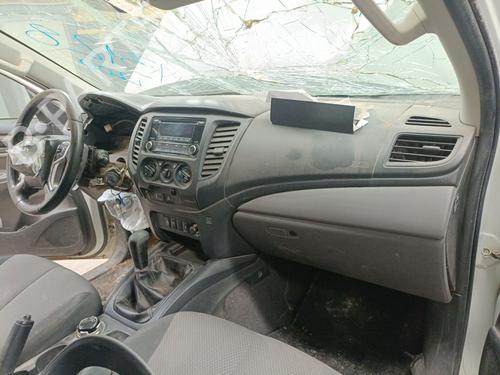 Używane Deska rozdzielcza Deska rozdzielcza MITSUBISHI L200 / TRITON (KJ_, KK_, KL_) 2.4 DI-D 4WD (KJ0T) (154 hp) 37436634 37436634