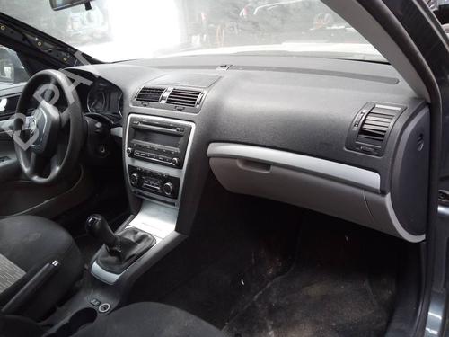 Used Dashboard SKODA OCTAVIA II Combi (1Z5) 1.9 TDI (105 hp) 13377206