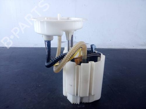 Used Fuel pump BMW X1 (F48) sDrive 18 d (150 hp) 18527728