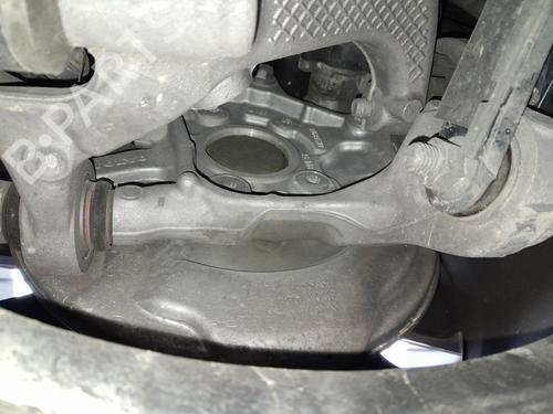 Fusee links achter VOLVO S60 III (224) T4 (190 hp) 24438745