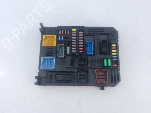 Used Fuse box Fuse box PEUGEOT 3008 II SUV (MC_, MR_, MJ_, M4_) 1.2 THP/ PureTech 130 (MRHNSM, MRHNSU, MRHNSJ, MRHNYW,... (131 hp) 33816247 33816247