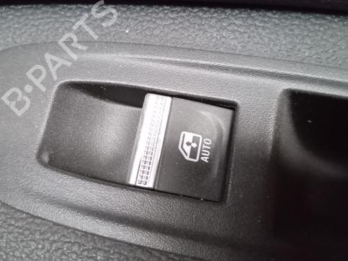 Højre bagtil elrude kontakt RENAULT CAPTUR II (HF_) E-TECH 160 (158 hp) 31145436