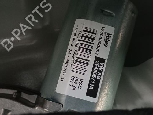 Ruitenwissermotor achter SKODA KAROQ (NU7, ND7) 2.0 TDI 4x4 (150 hp) 28725890