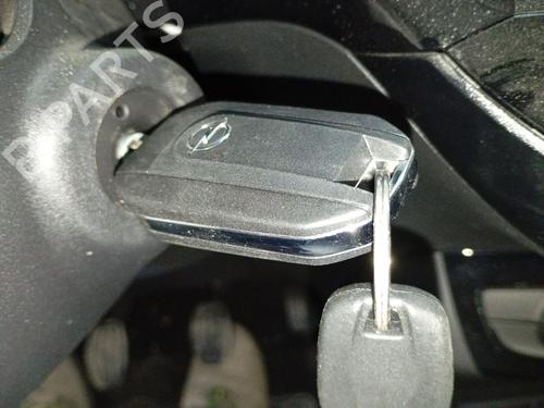 Module électronique OPEL CORSA F (P2JO) 1.2 (68) (101 hp) 30717639