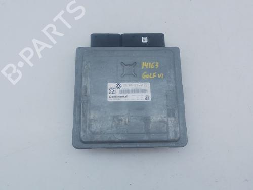 Used Engine control unit (ECU) Engine control unit (ECU) VW GOLF VI (5K1) 1.6 TDI (105 hp) 33855097 33855097