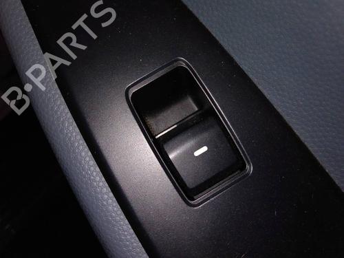 Højre bagtil elrude kontakt HYUNDAI i20 II (GB, IB) [2014-2021]  19110547