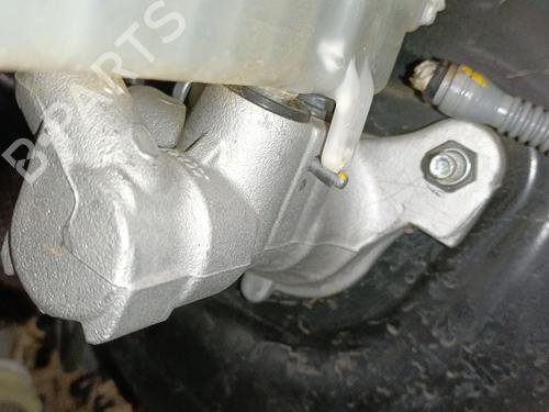 Used Brake master cylinder RENAULT CLIO IV (BH_) 1.2 16V (BHA1, BHAK, BHMG, BHMK) (75 hp) 32043389