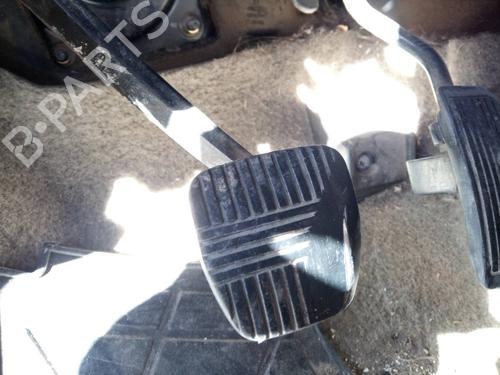 Used Break pedal NISSAN TERRANO II (R20) 2.7 TDi 4WD (125 hp) 16334981