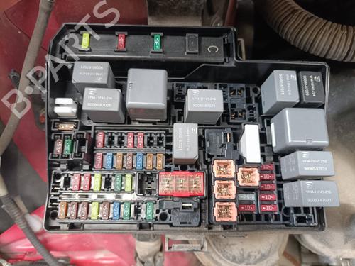 Used Fuse box TOYOTA YARIS (_P13_) [2010-2020]  20706838